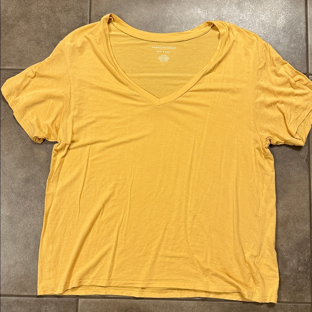 American Eagle, soft and sexy tee